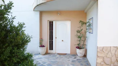 Chalet en alquiler en Chiva, Chiva de 3.500 €<span>/mes</span>