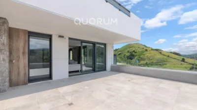 Casa adosada en alquiler en Zierbena, Zierbena de 4.000 €<span>/mes</span>