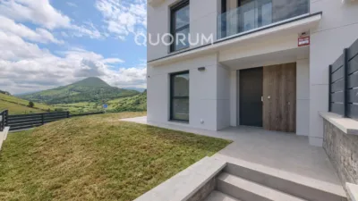 Casa adosada en alquiler en Zierbena, Zierbena de 4.000 €<span>/mes</span>