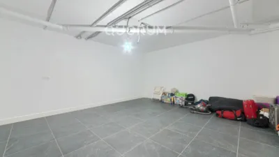 Casa adosada en alquiler en Zierbena, Zierbena de 4.000 €<span>/mes</span>