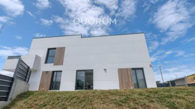 Casa adosada en alquiler en Zierbena, Zierbena de 4.000 €<span>/mes</span>