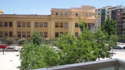 Piso en alquiler en Calle Don Emilio Durán Durán, 4, Pajaritos-Plaza de Toros (Distrito Beiro. Granada Capital) de 850 €<span>/mes</span>