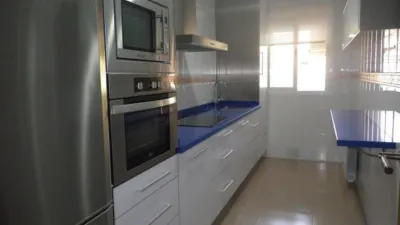 Piso en alquiler en Calle Don Emilio Durán Durán, 4, Pajaritos-Plaza de Toros (Distrito Beiro. Granada Capital) de 850 €<span>/mes</span>