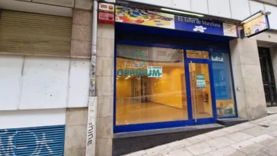 Local comercial en venta en Calle de la Rosa, 32 - Más