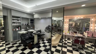 Local comercial en venta en Calle de Ramón y Cajal - Vista 6