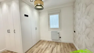 Piso en venta en Calle de San Isidoro, cerca de Avenida de Finisterre, Sagrada Familia-Vioño (A Coruña Capital) de 249.000 €