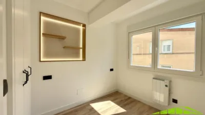 Piso en venta en Calle de San Isidoro, cerca de Avenida de Finisterre, Sagrada Familia-Vioño (A Coruña Capital) de 249.000 €