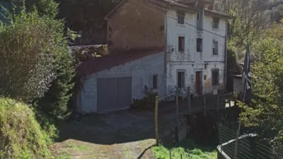 Chalet on Ciaño El Llanu Street photo 2