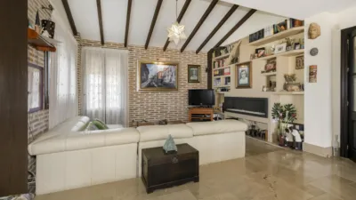 Chalet en venta en Calle Cúllar Vega, La Zubia de 606.000 €