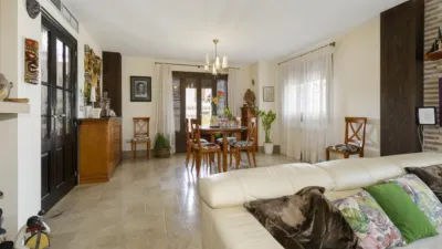 Chalet en venta en Calle Cúllar Vega, La Zubia de 606.000 €