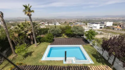 Chalet en venta en Calle Cúllar Vega, La Zubia de 606.000 €