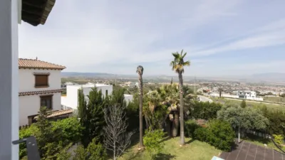 Chalet en venta en Calle Cúllar Vega, La Zubia de 606.000 €