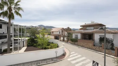 Chalet en venta en Calle Cúllar Vega, La Zubia de 606.000 €