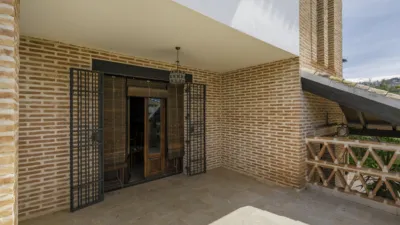 Chalet en venta en Calle Cúllar Vega, La Zubia de 606.000 €