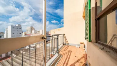Palma Bons Aires: Top-Floor Penthouse with Open Terrace