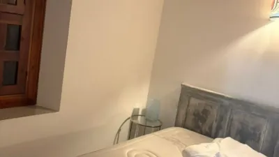 Dúplex en alquiler en Plaza del Cristo de Burgos, Santa Catalina (Distrito Casco Antiguo. Sevilla Capital) de 1.100 €<span>/mes</span>