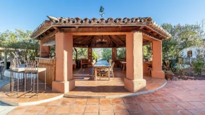 Chalet on Cortijo Salinas Street photo 17