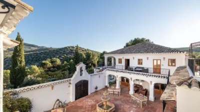Chalet on Cortijo Salinas Street photo 4