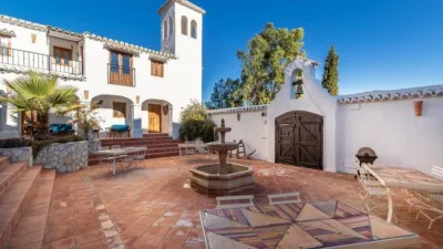 Chalet on Cortijo Salinas Street photo 5