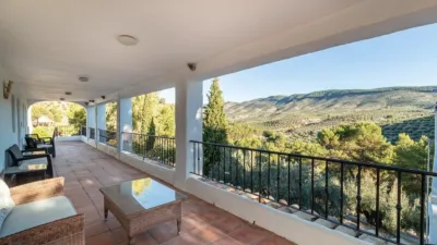 Chalet on Cortijo Salinas Street photo 86