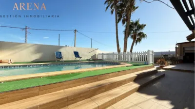 Chalet on Calle Estanco Viejo photo 2