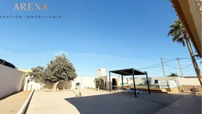Chalet on Calle Estanco Viejo photo 6