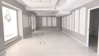 Local comercial en alquiler en Carrera del Perú, 40 - Más
