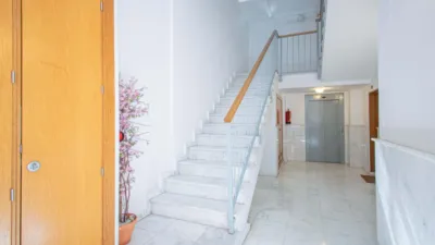 Piso en venta en Calle Arroyo, cerca de Calle de la Virgen de Gracia y Esperanza, San Roque-La Calzada (Distrito Nervión. Sevilla Capital) de 390.000 €