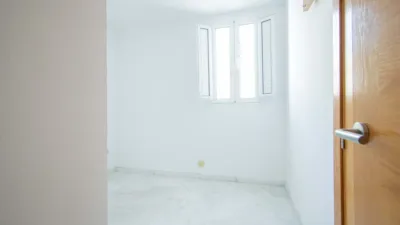 Piso en venta en Calle Arroyo, cerca de Calle de la Virgen de Gracia y Esperanza, San Roque-La Calzada (Distrito Nervión. Sevilla Capital) de 390.000 €