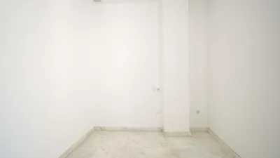 Piso en venta en Calle Arroyo, cerca de Calle de la Virgen de Gracia y Esperanza, San Roque-La Calzada (Distrito Nervión. Sevilla Capital) de 390.000 €