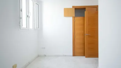 Piso en venta en Calle Arroyo, cerca de Calle de la Virgen de Gracia y Esperanza, San Roque-La Calzada (Distrito Nervión. Sevilla Capital) de 390.000 €