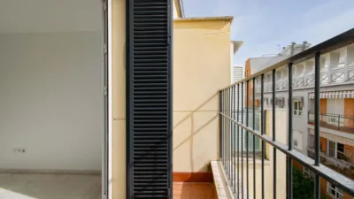 Piso en venta en Calle Arroyo, cerca de Calle de la Virgen de Gracia y Esperanza, San Roque-La Calzada (Distrito Nervión. Sevilla Capital) de 390.000 €