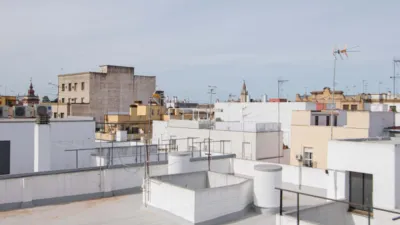 Piso en venta en Calle Arroyo, cerca de Calle de la Virgen de Gracia y Esperanza, San Roque-La Calzada (Distrito Nervión. Sevilla Capital) de 390.000 €
