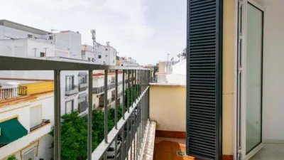 Piso en venta en Calle Arroyo, cerca de Calle de la Virgen de Gracia y Esperanza, San Roque-La Calzada (Distrito Nervión. Sevilla Capital) de 390.000 €