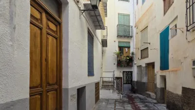 Terraced house on Cruces Street photo 2