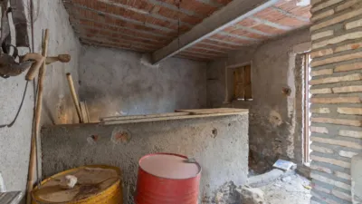 House in the Center photo 20
