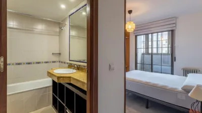 Piso en venta en Calle Pdta Jose Fernandez Mtnez, Número 6, Los Periodistas-Parque Almunia-Albayda (Granada Capital) de 379.000 €