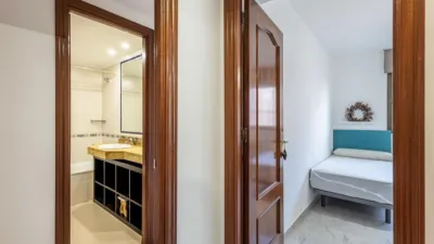 Piso en venta en Calle Pdta Jose Fernandez Mtnez, Número 6, Los Periodistas-Parque Almunia-Albayda (Granada Capital) de 379.000 €