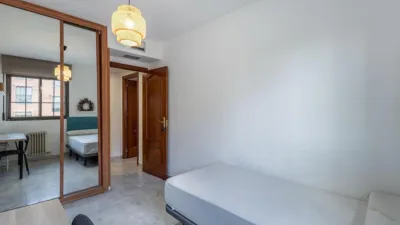 Piso en venta en Calle Pdta Jose Fernandez Mtnez, Número 6, Los Periodistas-Parque Almunia-Albayda (Granada Capital) de 379.000 €