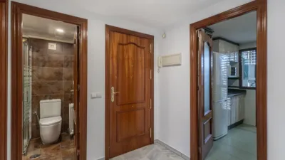 Piso en venta en Calle Pdta Jose Fernandez Mtnez, Número 6, Los Periodistas-Parque Almunia-Albayda (Granada Capital) de 379.000 €