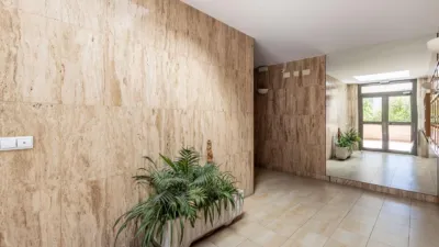 Piso en venta en Calle Pdta Jose Fernandez Mtnez, Número 6, Los Periodistas-Parque Almunia-Albayda (Granada Capital) de 379.000 €