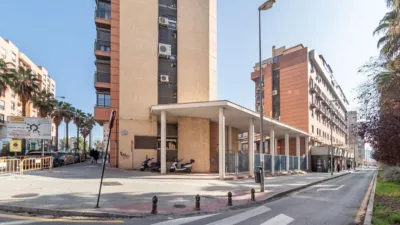 Piso en venta en Calle Pdta Jose Fernandez Mtnez, Número 6, Los Periodistas-Parque Almunia-Albayda (Granada Capital) de 379.000 €