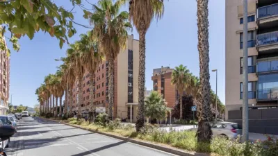 Piso en venta en Calle Pdta Jose Fernandez Mtnez, Número 6, Los Periodistas-Parque Almunia-Albayda (Granada Capital) de 379.000 €