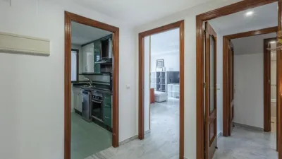 Piso en venta en Calle Pdta Jose Fernandez Mtnez, Número 6, Los Periodistas-Parque Almunia-Albayda (Granada Capital) de 379.000 €