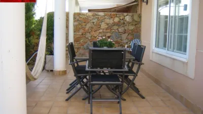 Semi-detached house in Vía Axial photo 3