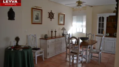 Semi-detached house in Vía Axial photo 4