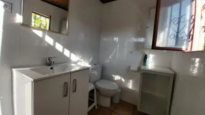 Chalet en venta en Calle Cañada Arboleda, Número 15, Laguna de Duero de 220.000 €