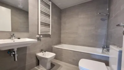 Piso en alquiler en Calle Dulzaina, Número 7, Arroyo de la Encomienda de 800 €<span>/mes</span>