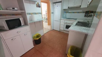 Habitación en alquiler en Calle de Guardamar, Carolinas (Distrito Pla-Carolinas. Alicante - Alacant) de 250 €<span>/mes</span>