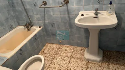 Chalet en venta en Plaza de la Iglesia, Fuentes de Ebro de 66.000 €